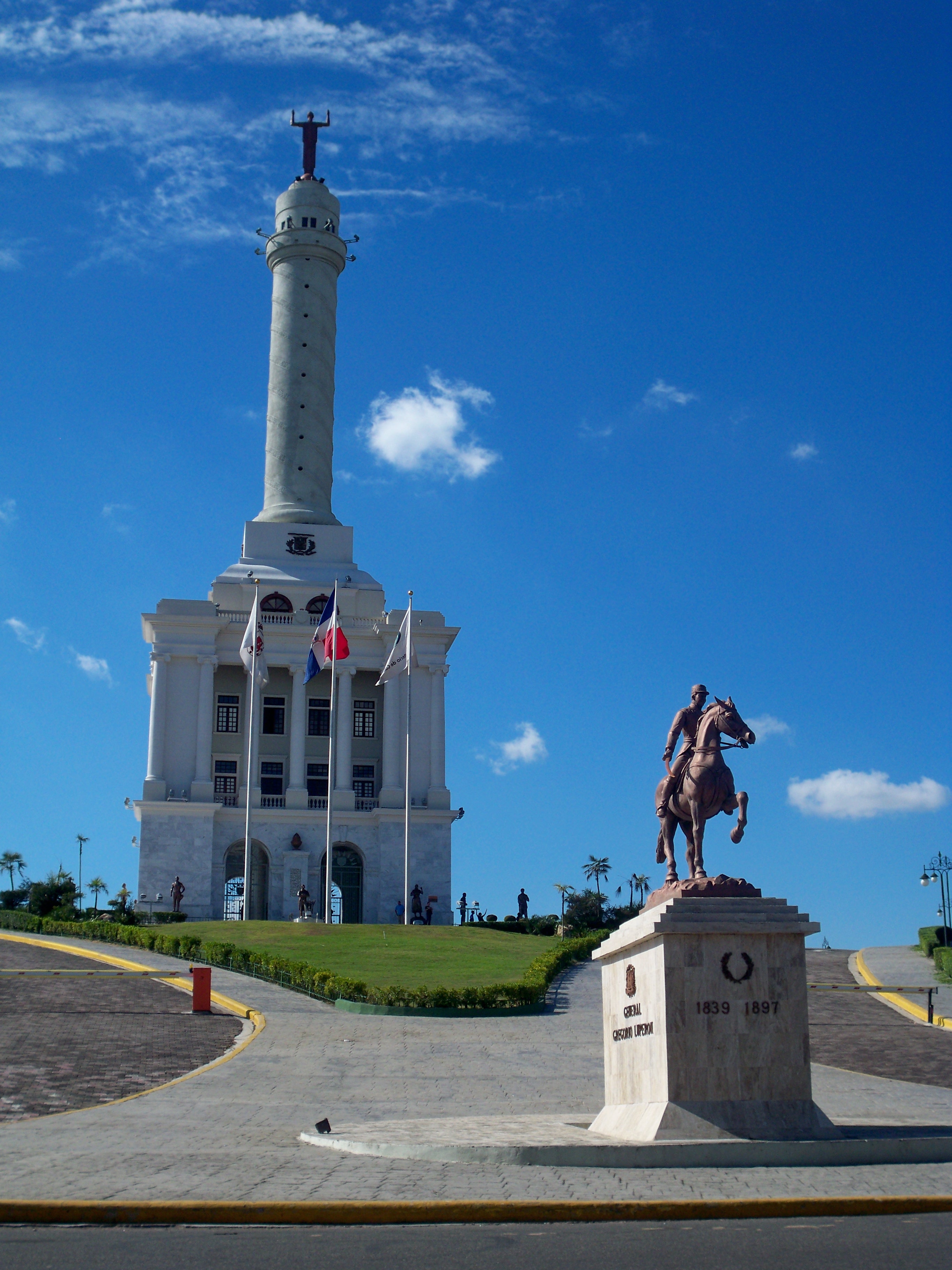 santiago dominican republic tourist attractions